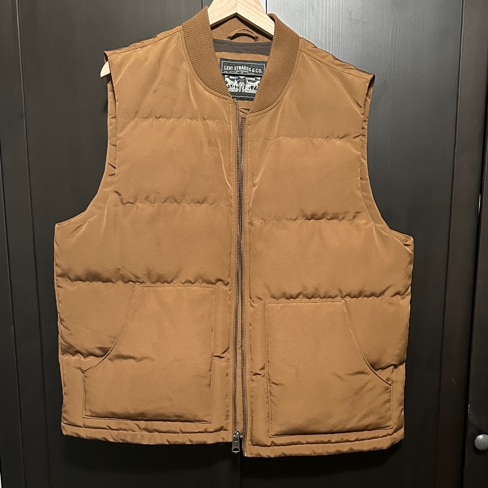 Levi's Men's Tan Quilted Vest size XL